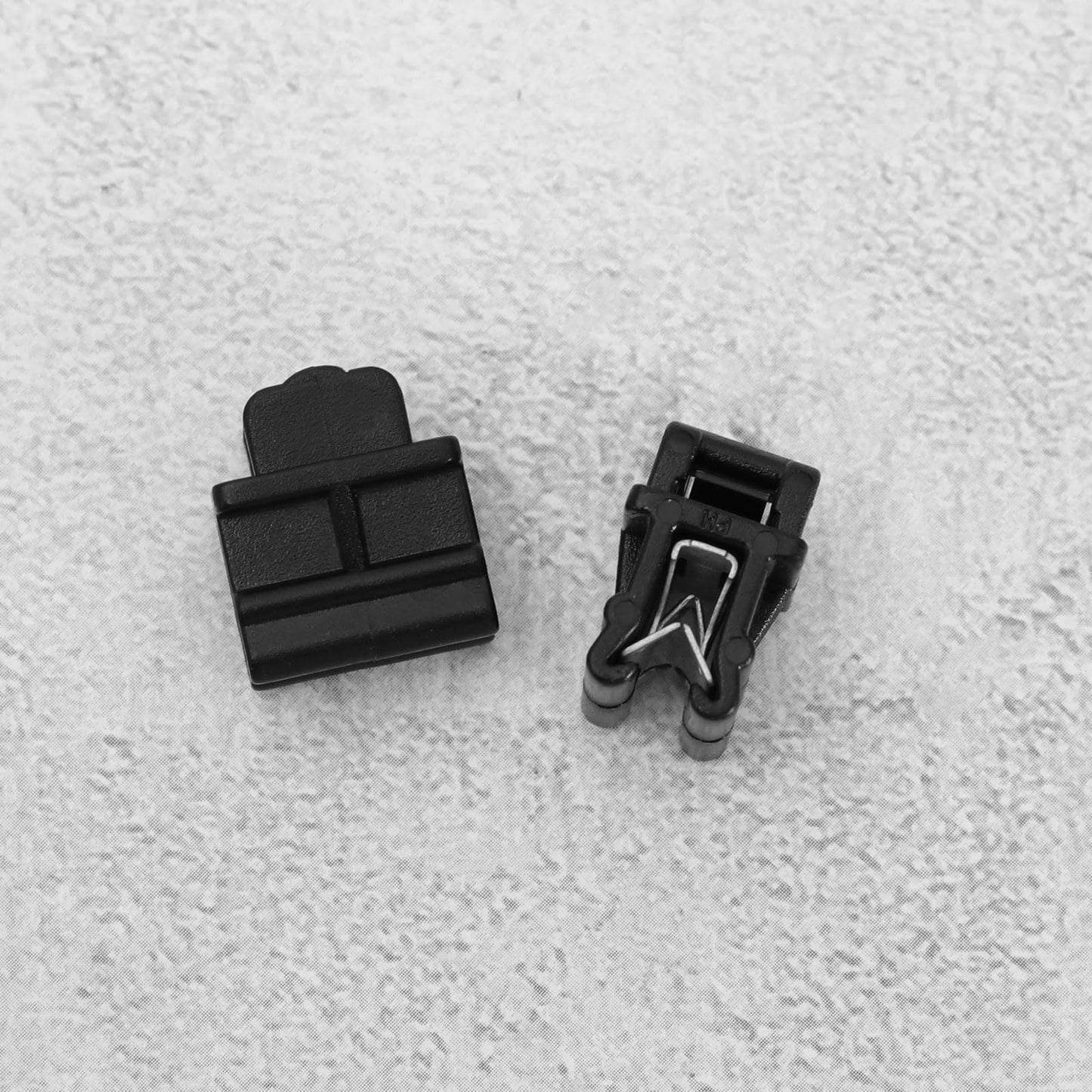 The Lord of the Tools 20PCS Cable Tie Mounts 15x10.8x3mm Plastic Zip Tie Bases Holders Wire Tie Edge Mounting Clips Fasteners Organisers for Cable Management Black