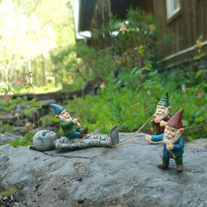 BELLA HAUS DESIGN The Great Gnome Alien Abduction Garden Statue | 15' Polyresin Outdoor Decor | Alien with Gnomes for Patio, Porch, Fence, Garden