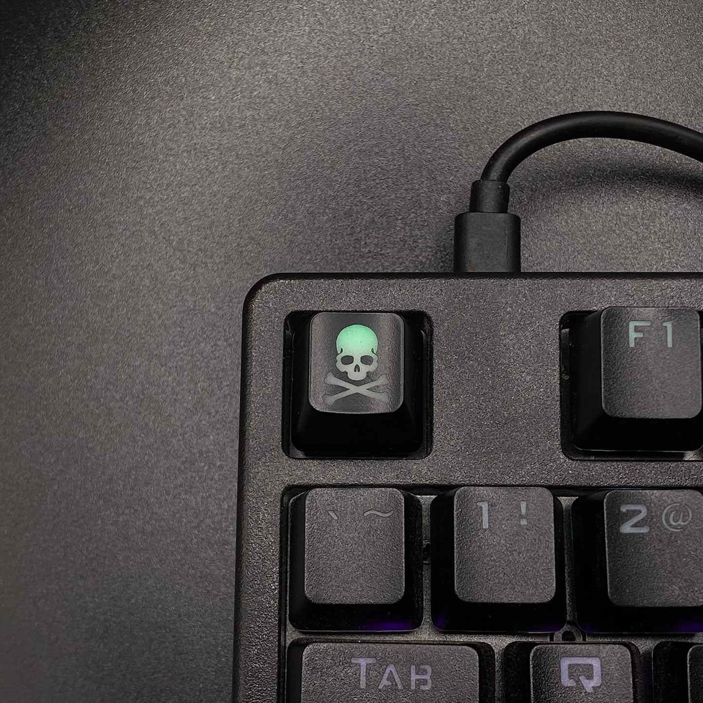 BTXETUEL Skull Artisan Keycap, Custom Mechanical Keyboard Keycap, SA Profile, R4, Translucent Backlight